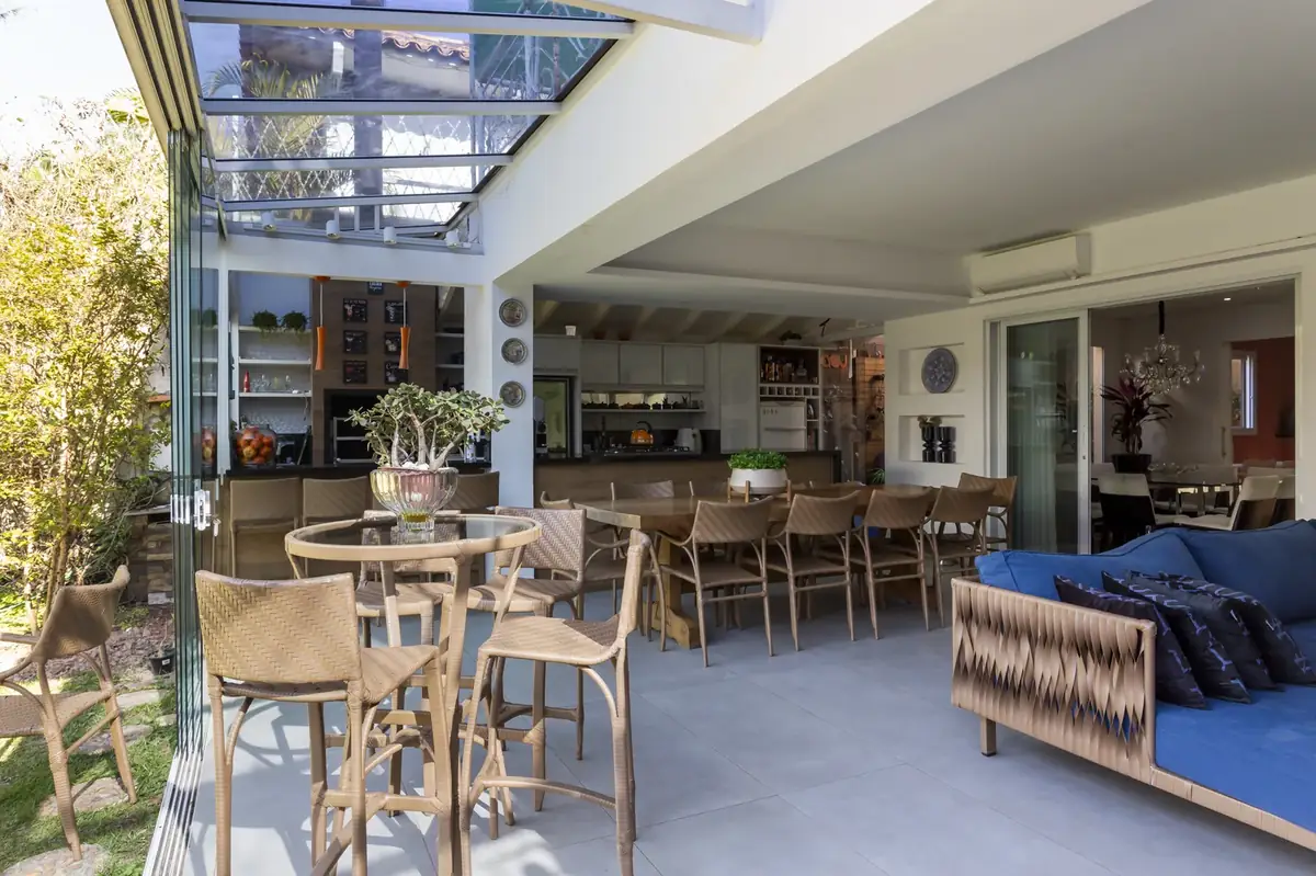 Terraço integrado ao jardim da Casa Butantã 360
